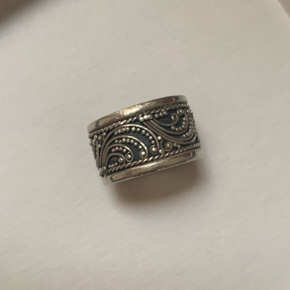 Jewelry - Vintage Style Silver-Tone Metal Patterned Thick Bandring